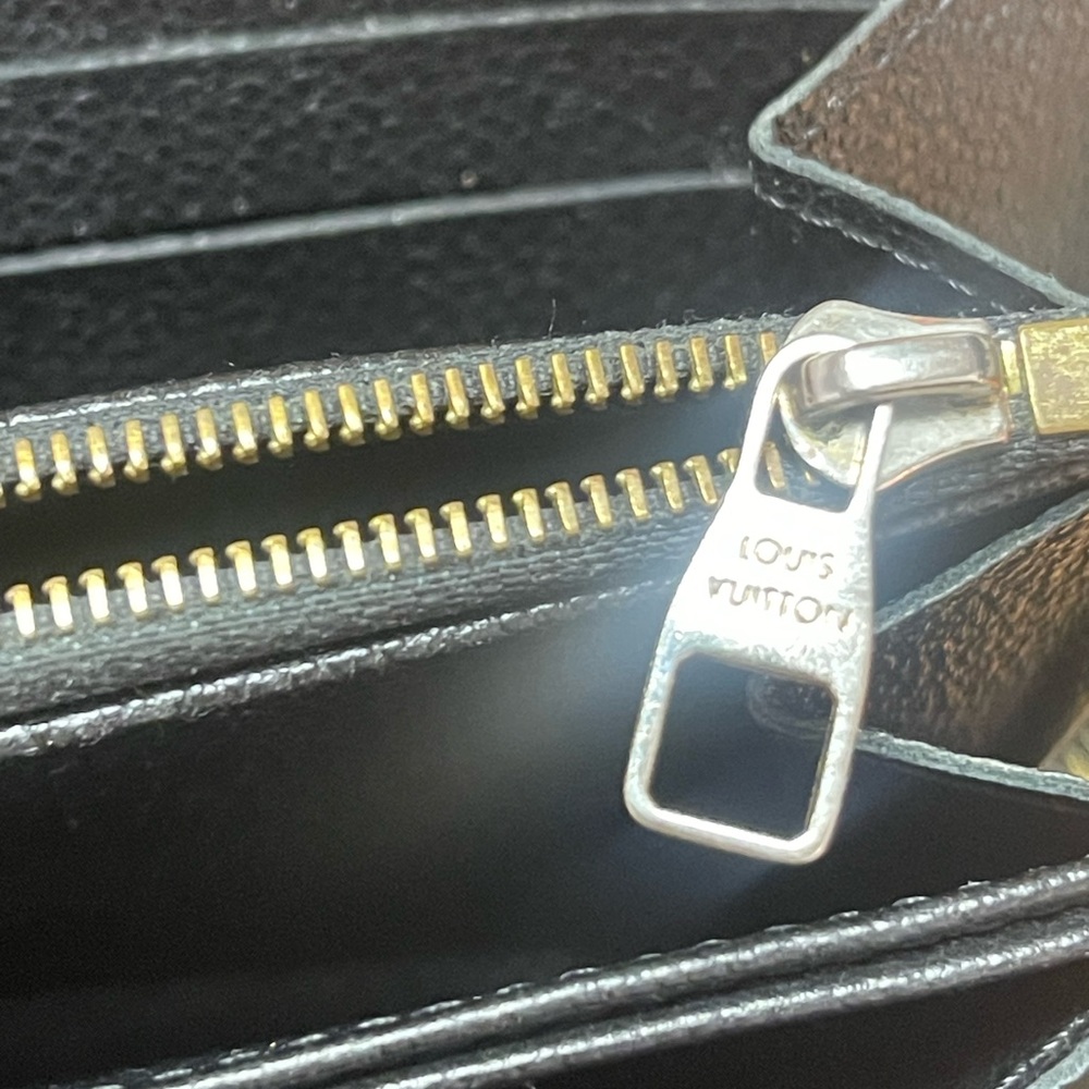 - Louis Vuitton Monogram Wallet - Picture 4 of 8